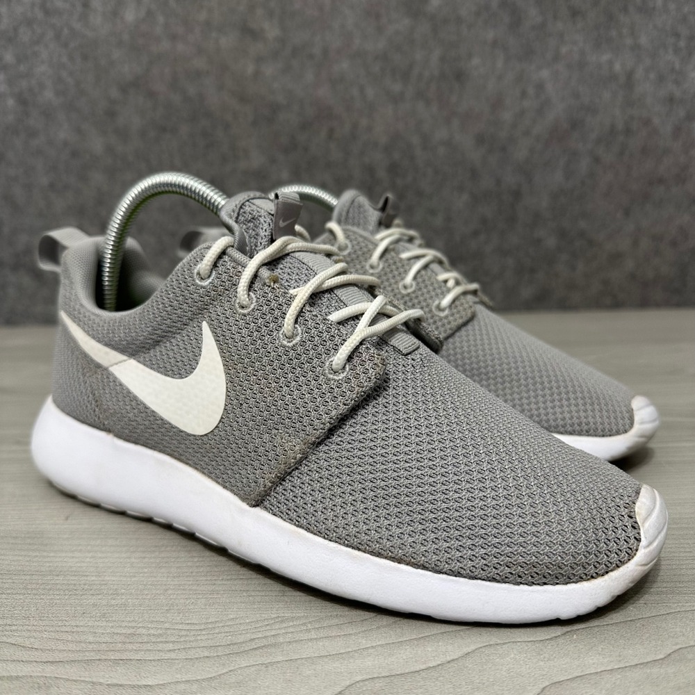 Nike Roshe One Sneakers Womens 7.5‎ Gray Wolf Grey Running Shoes 855916-904